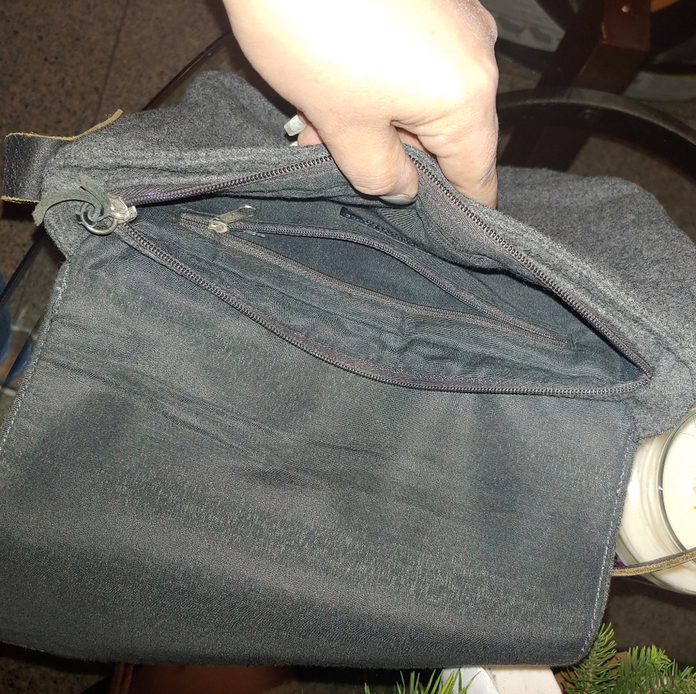 Purse - Picture 3 of 3
